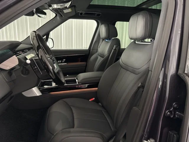 New 2025 Amethyst Gray Purple SV Bespoke Ultra Met Gloss Land Rover SE image 26