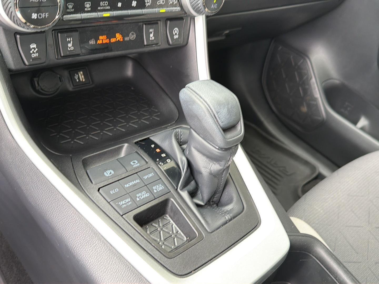 Used 2024 Ice Cap Toyota XLE image 28