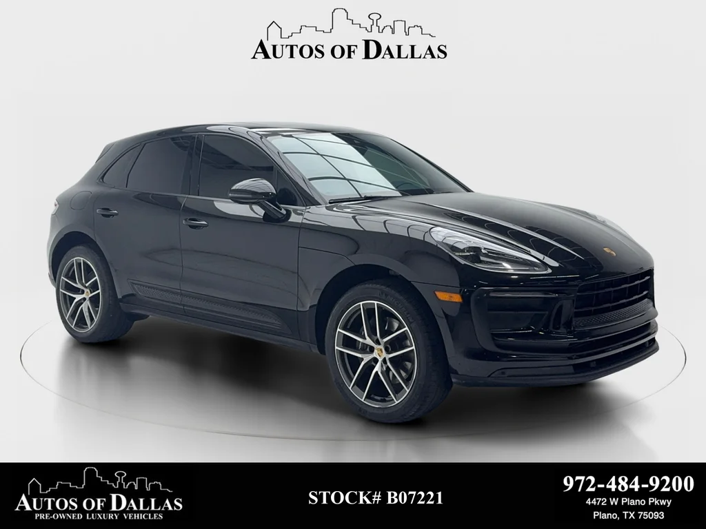2022 Porsche Macan -'s photo