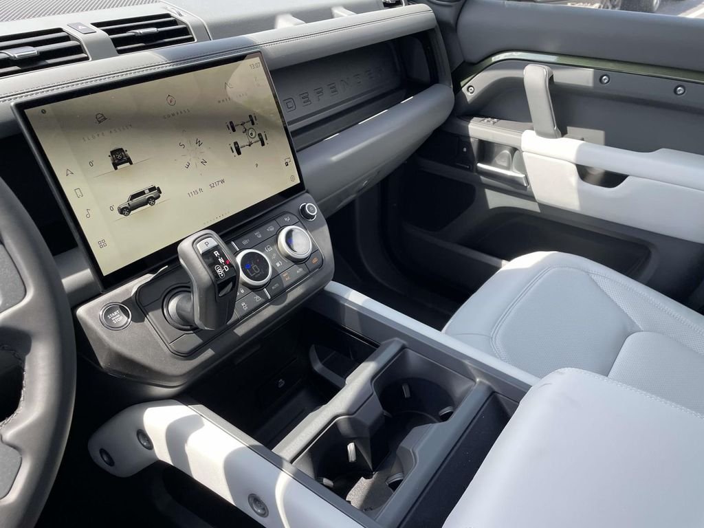 New 2026 Woolstone Green Land Rover S image 32