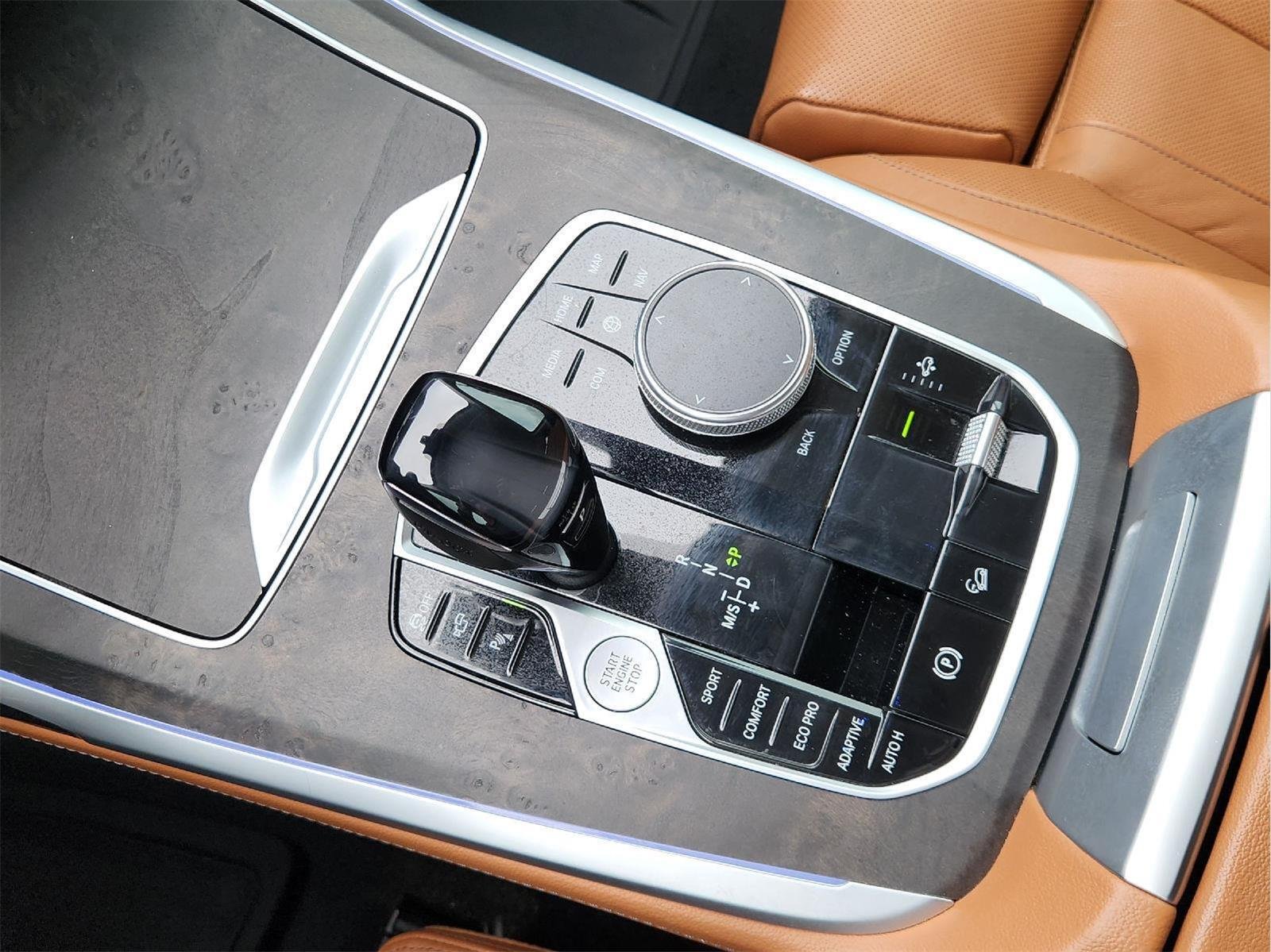 2021 BMW X7 photo 21 of 35
