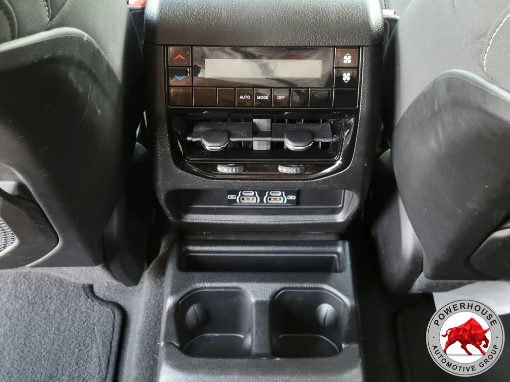 Used 2023 White Jeep Laredo image 17