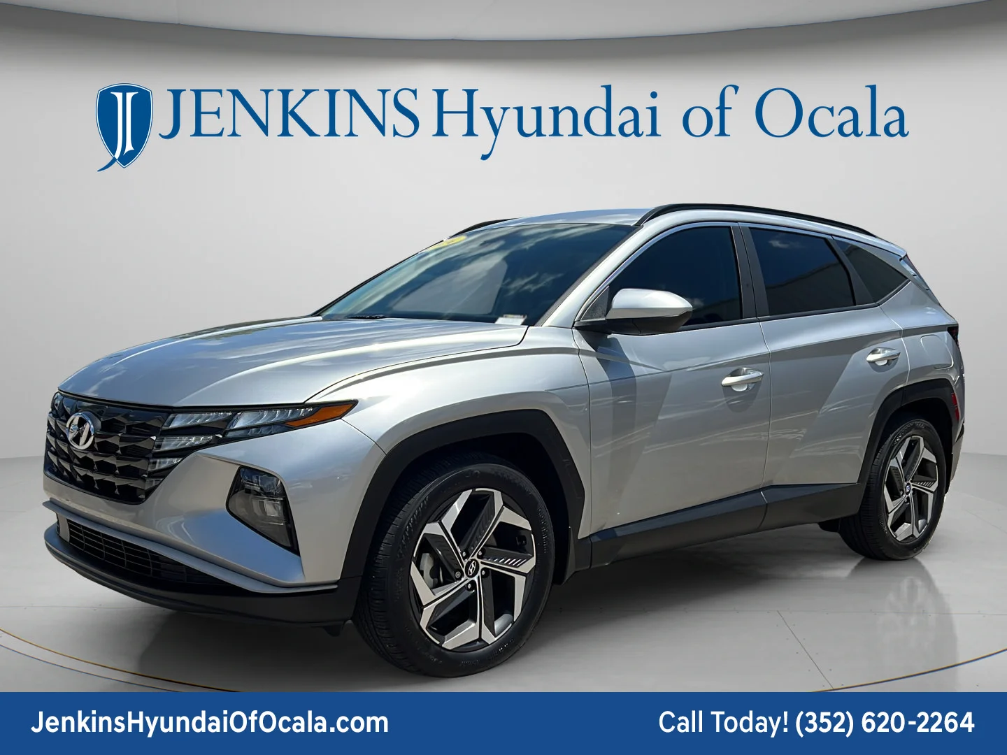 Used 2024 Shimmering Silver Hyundai SEL image 7