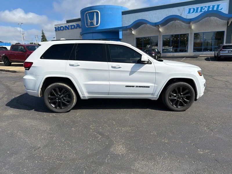Used 2021 White Jeep Laredo X image 8
