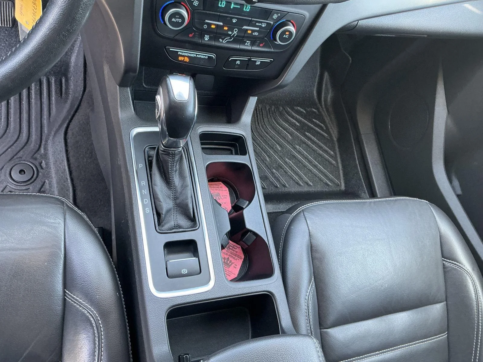 Used 2018 Magnetic Ford SEL image 5