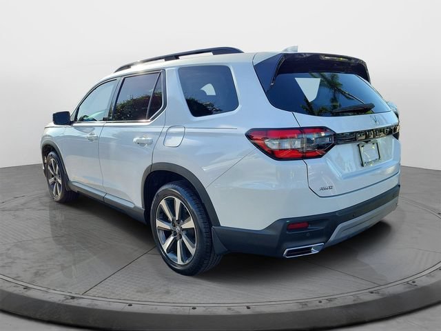 Certified Used 2023 Platinum White Pearl Honda AWD TRG image 4