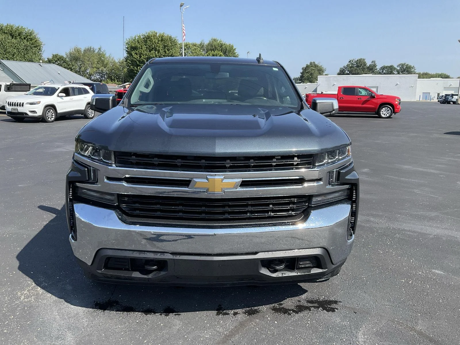 Used 2020 Shadow Gray Metallic Chevrolet LT image 2