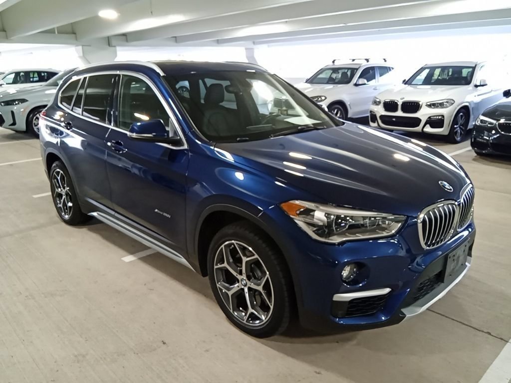 Used 2018 Blue Metallic BMW xDrive28i image 3