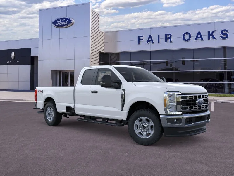 New 2026 Oxford White Ford XLT image 7