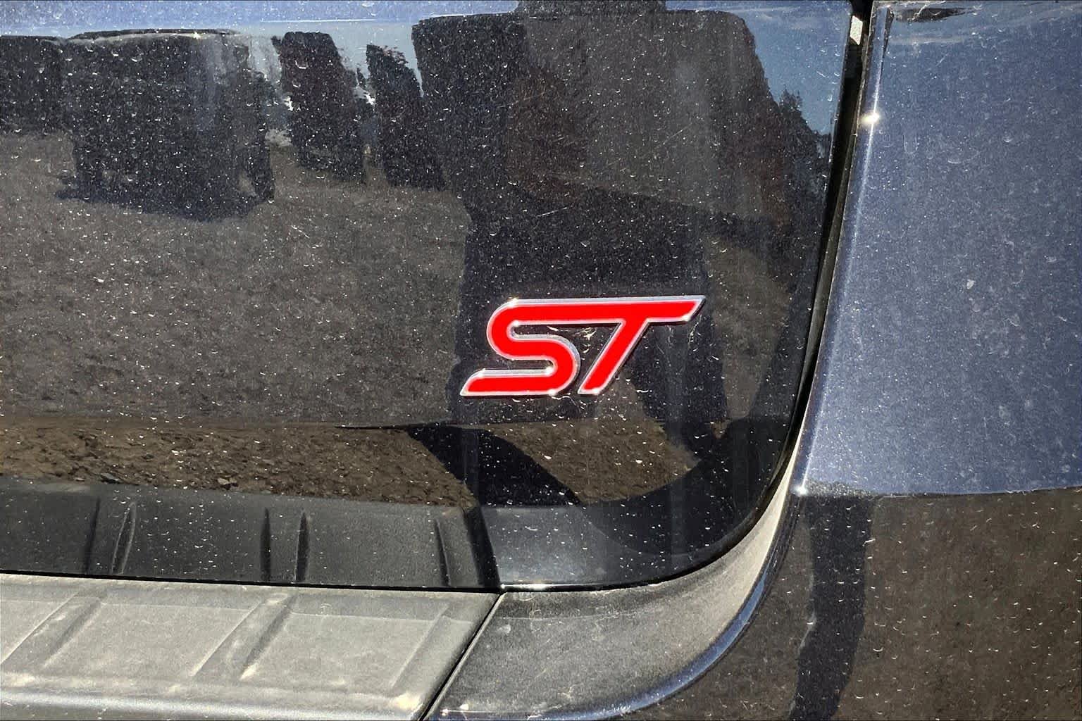 2026 Ford Explorer ST - Photo 14