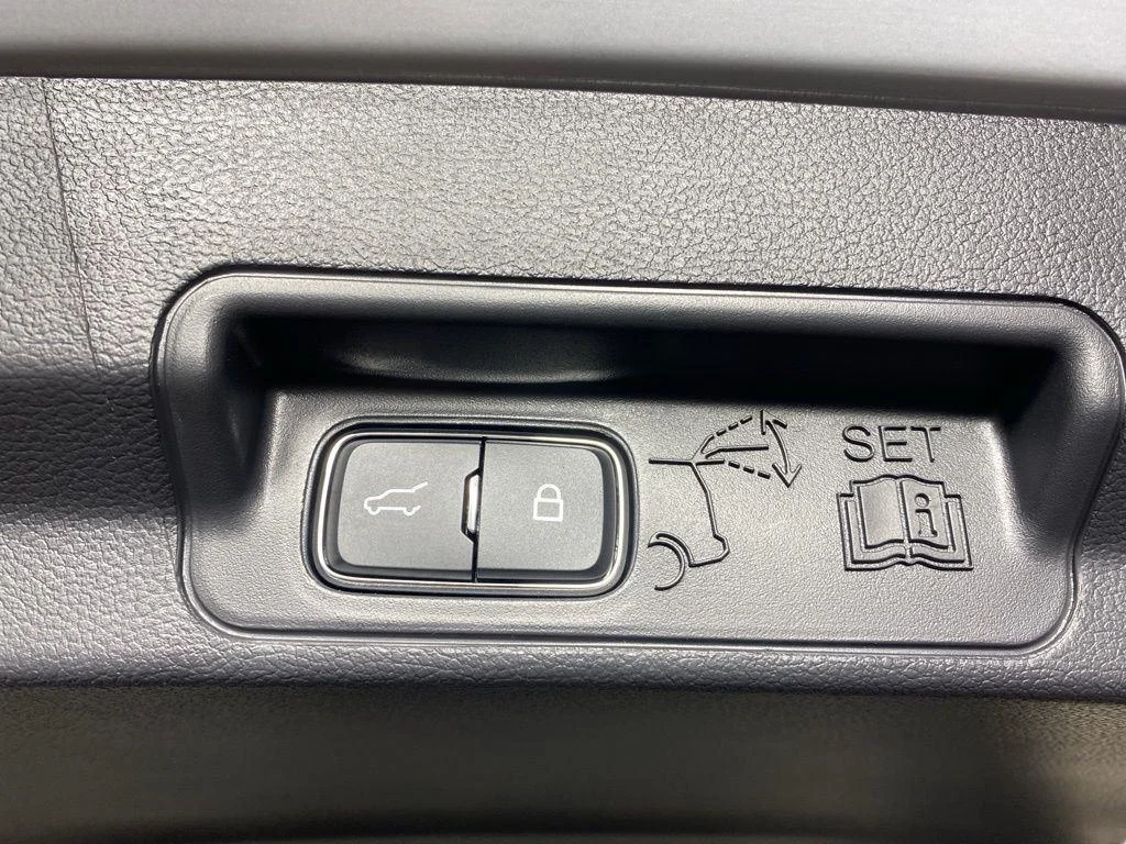 Used 2026 Star White Ford Active image 28