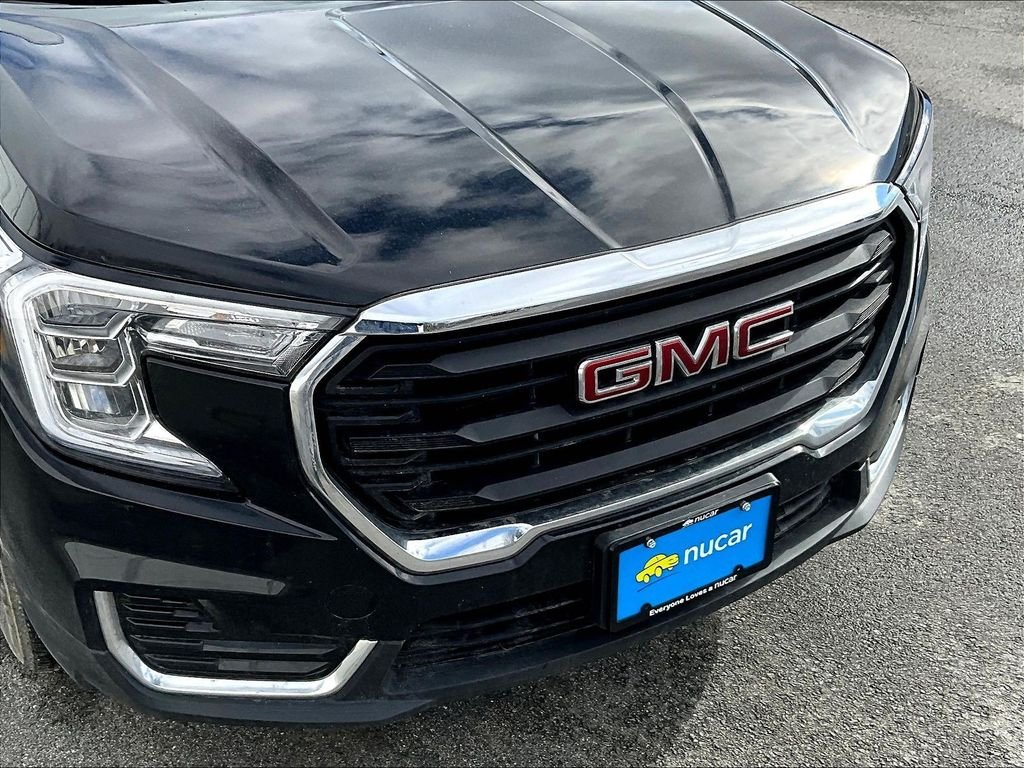Used 2024 Ebony Twilight Metallic GMC SLE image 28