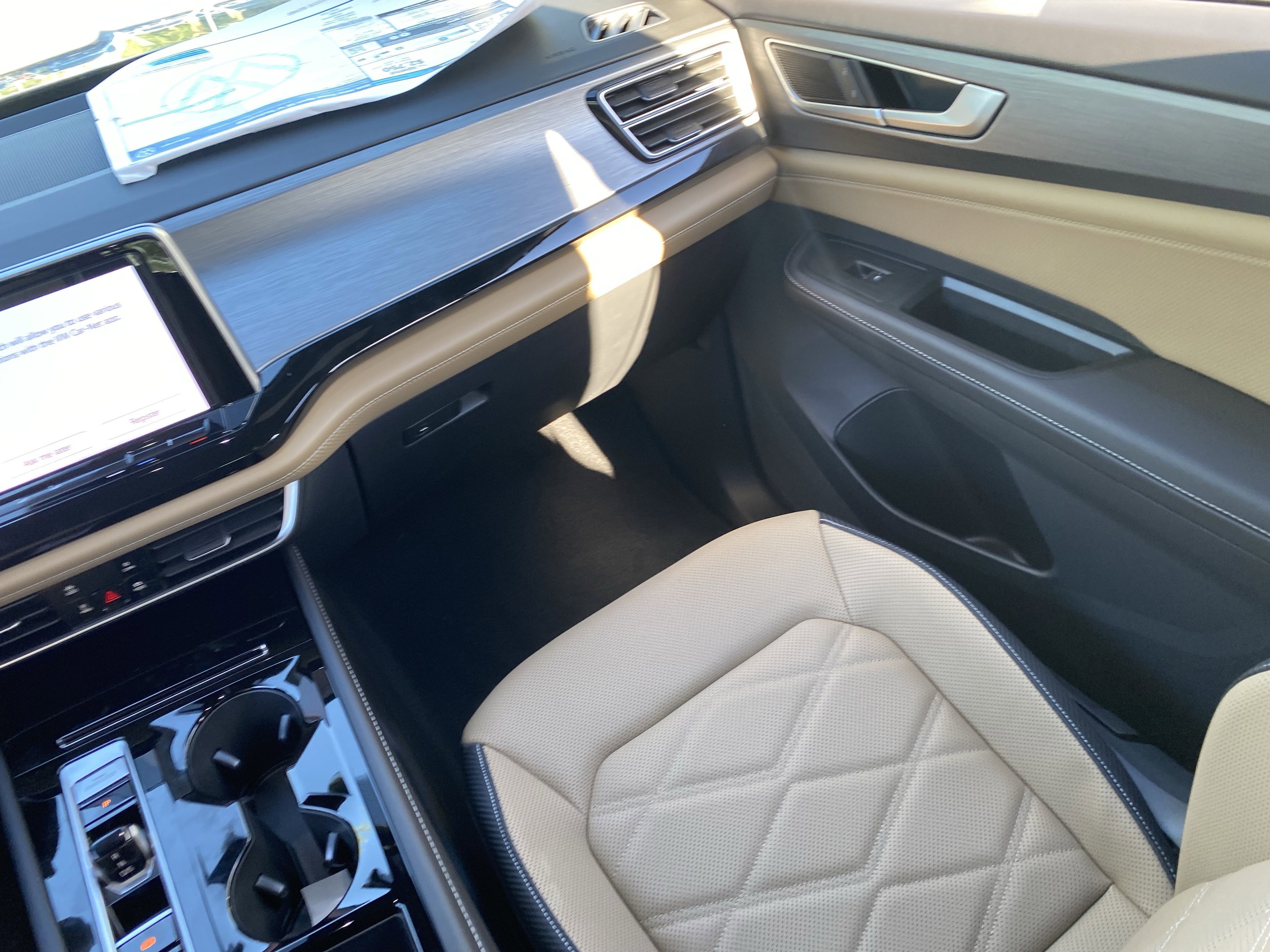 2026 Volkswagen Atlas Cross Sport SE w/Tech - Photo 12