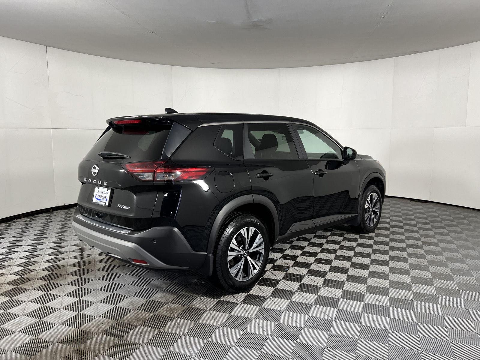 Used 2023 Super Black Nissan SV image 10