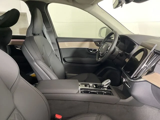 2025 Volvo XC90 Plus - Photo 20
