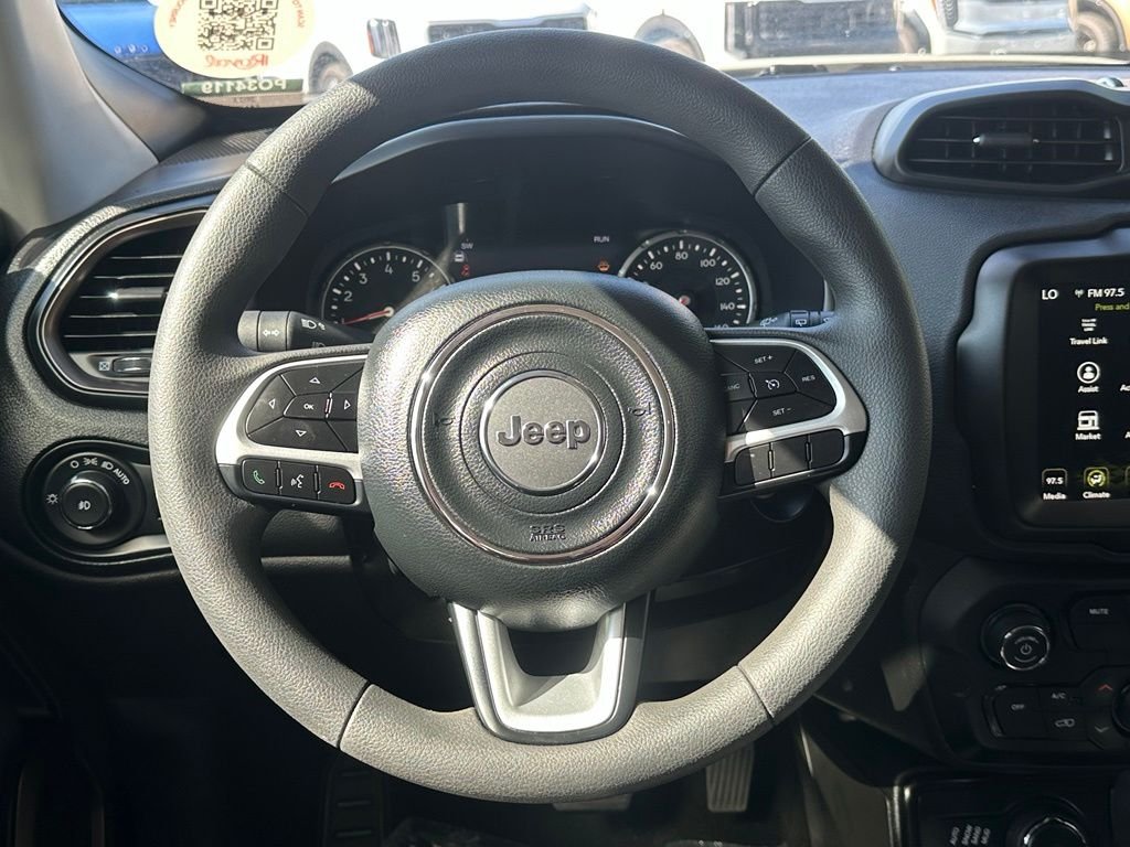 Used 2023 White Jeep Latitude image 13