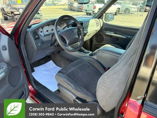 Used 2002 Red Ford Base image 11