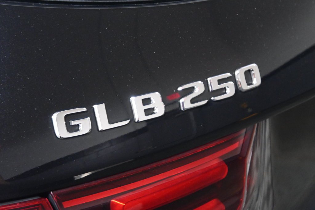 New 2026 Cosmos Black Metallic Mercedes-Benz GLB 250 image 75