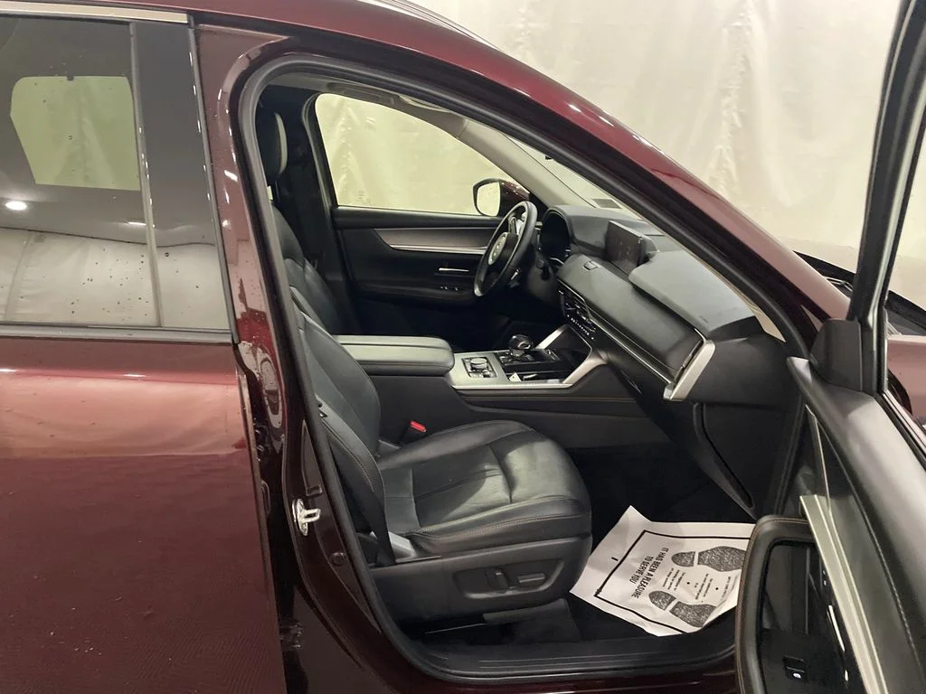 Used 2024 Artisan Red Premium Mazda 3.3 Turbo Premium image 25