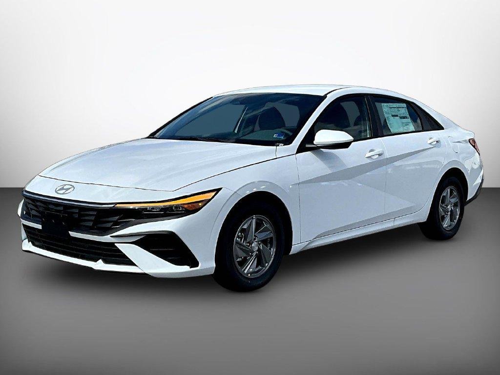 New 2026 White Hyundai SE image 3