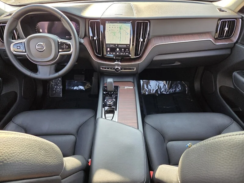 Used 2023 Platinum Gray Metallic VOLVO B5 FWD PLUS BRIGHT THEME image 16