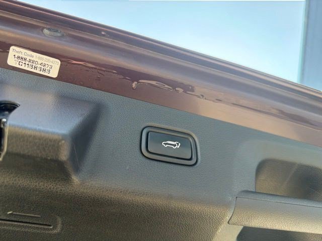 Used 2020 Sierra Burgundy Hyundai SEL image 17