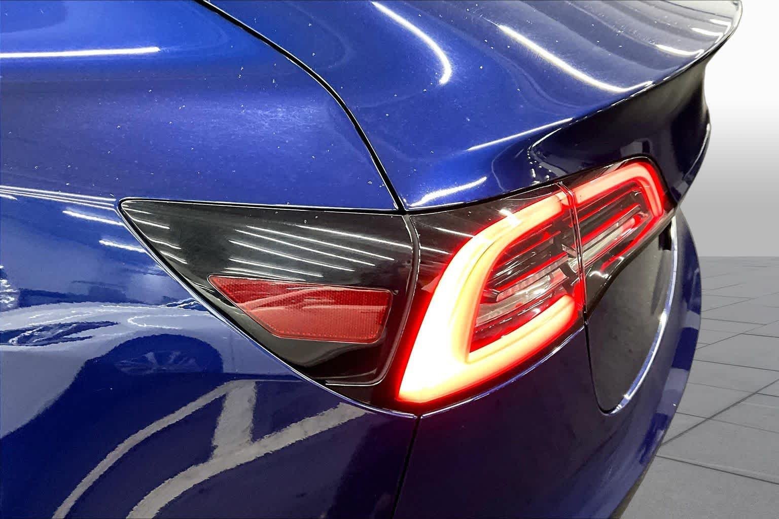 Used 2023 Deep Blue Metallic Tesla  image 28