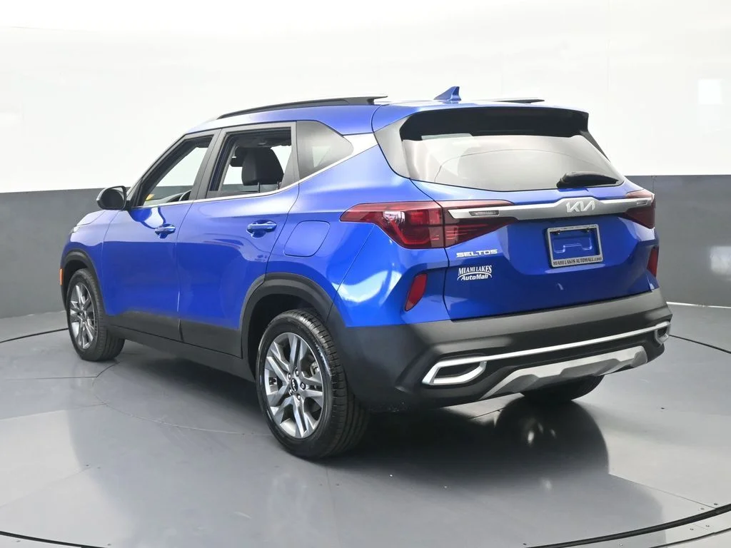 Used 2023 Neptune Blue Kia S image 3