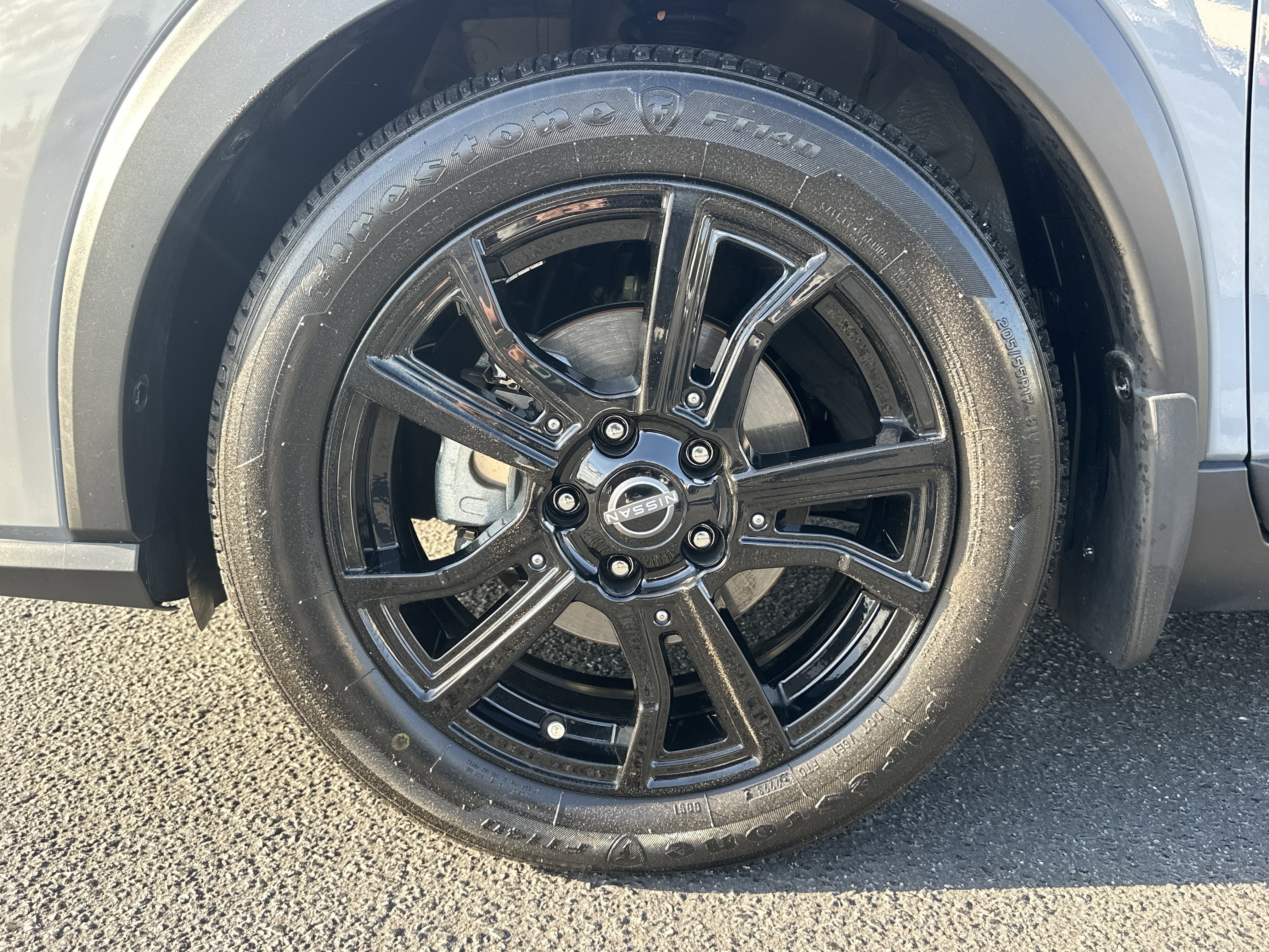 Used 2023 Gray/Super Black Nissan SR image 12