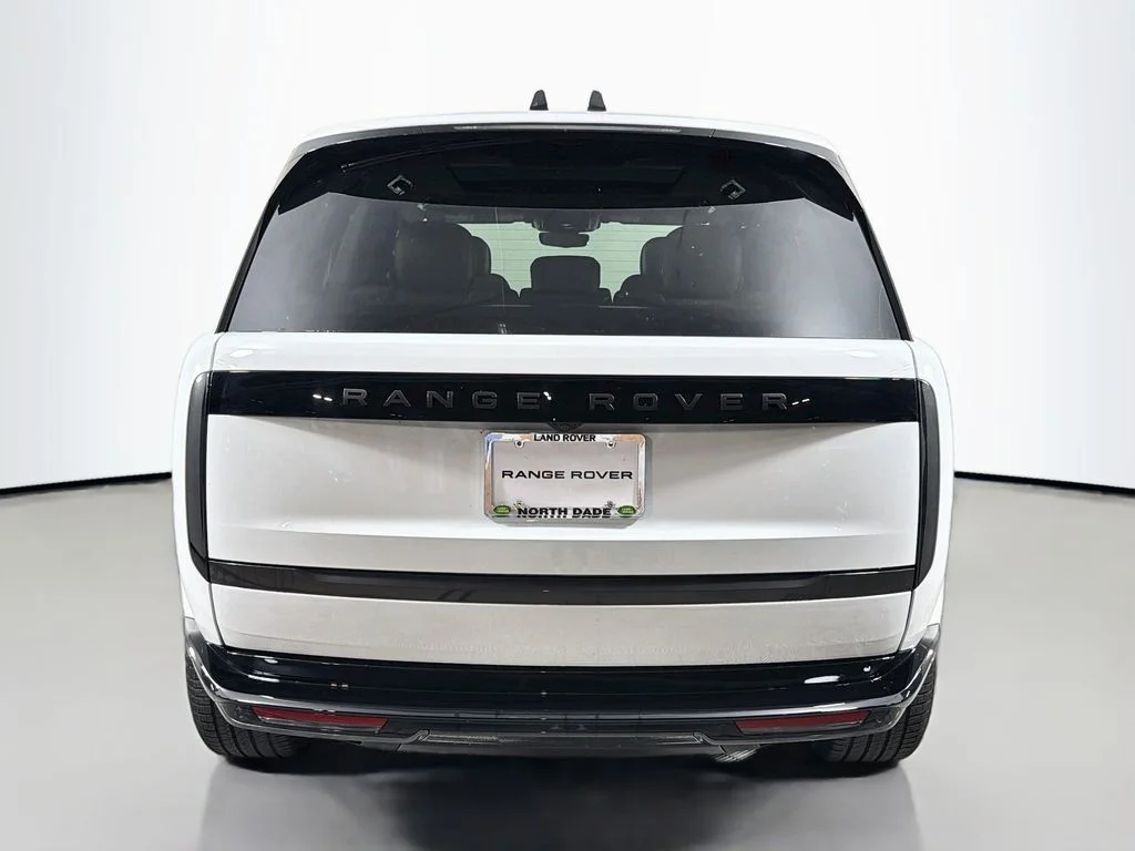 New 2026 Fuji White Land Rover SE 7 Seats image 6