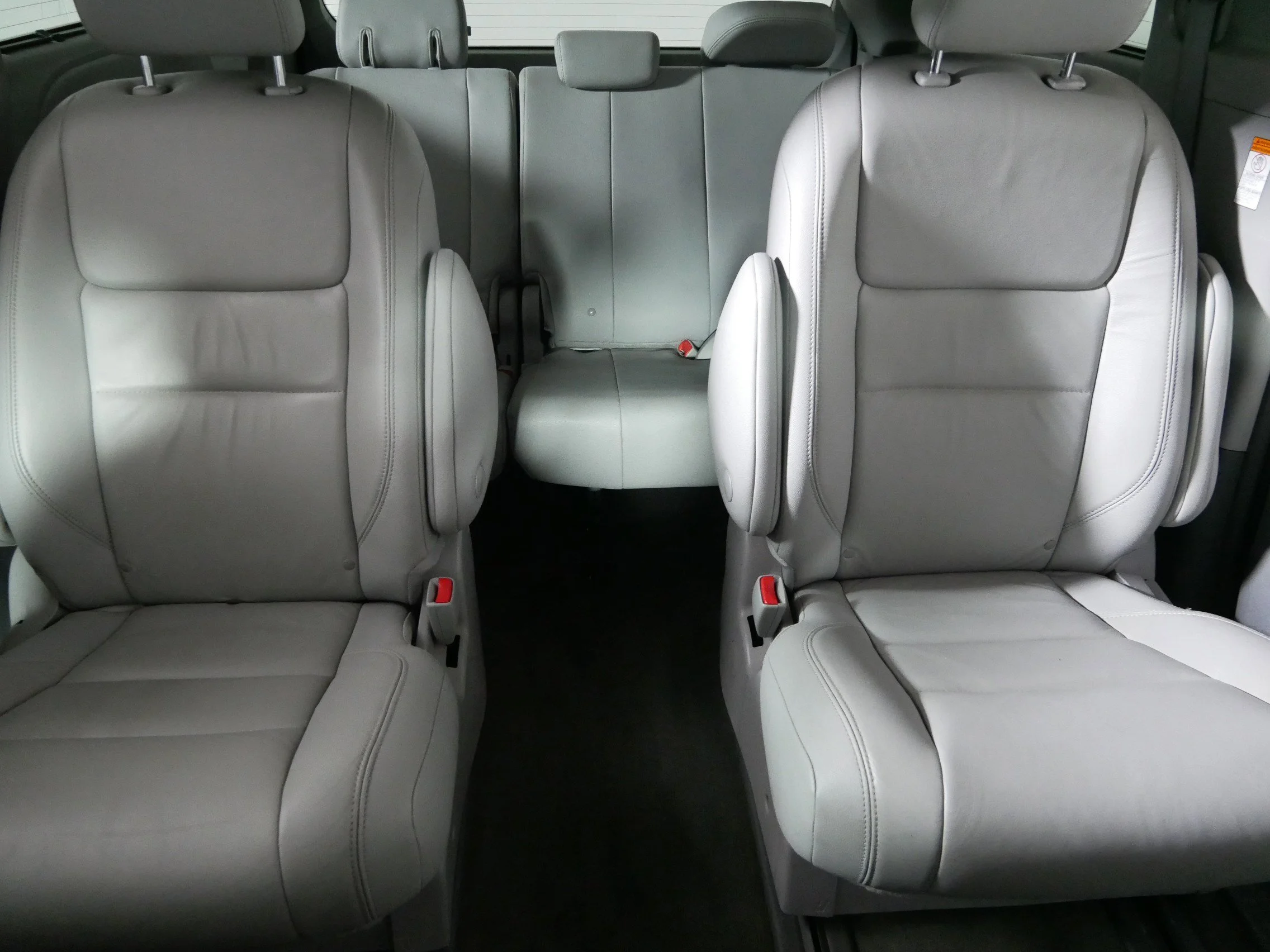 Used 2018 Parisian Night Pearl Toyota XLE image 13