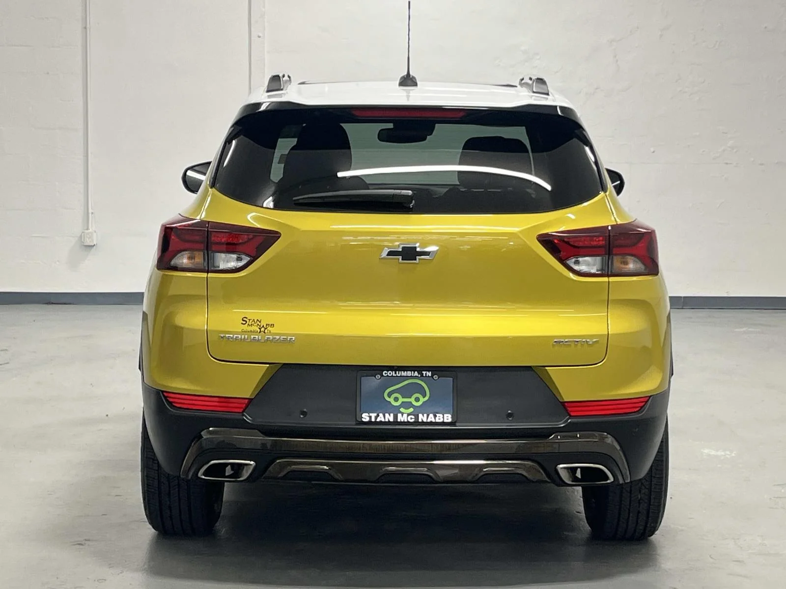 Used 2023 NITRO YELLOW METALLIC Chevrolet ACTIV image 7