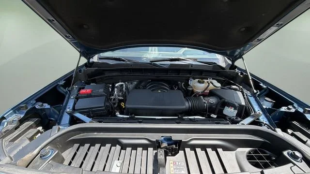 Used 2024 Downpour Metallic GMC SLT image 32