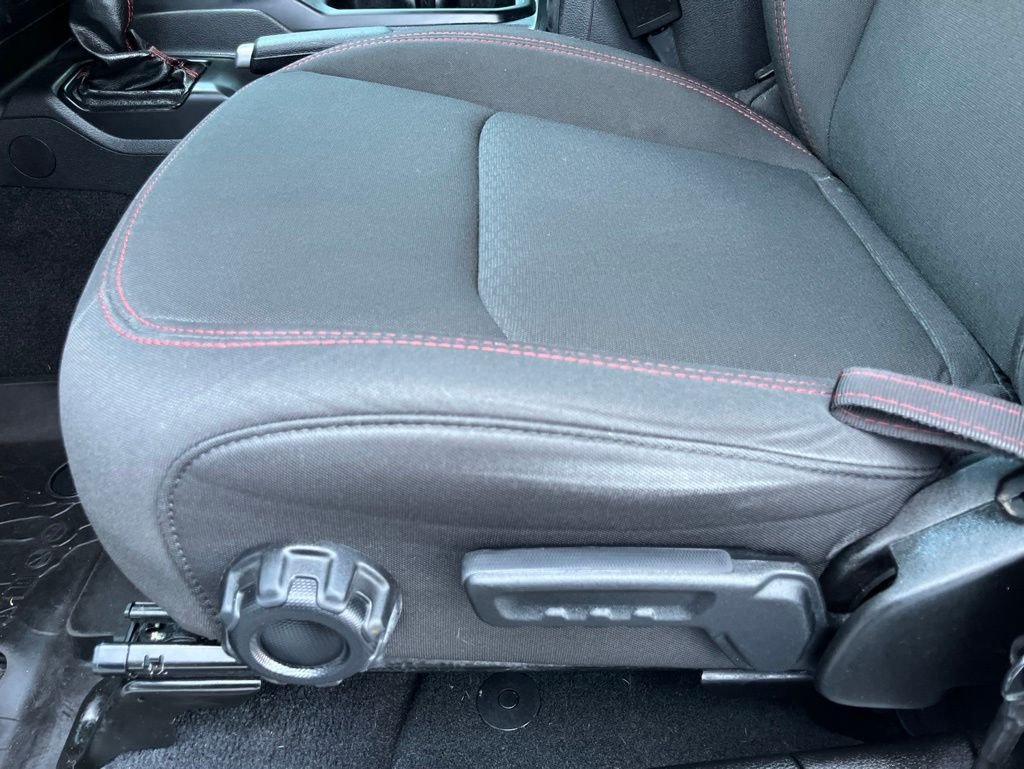 Used 2022 Silver Jeep Rubicon image 26