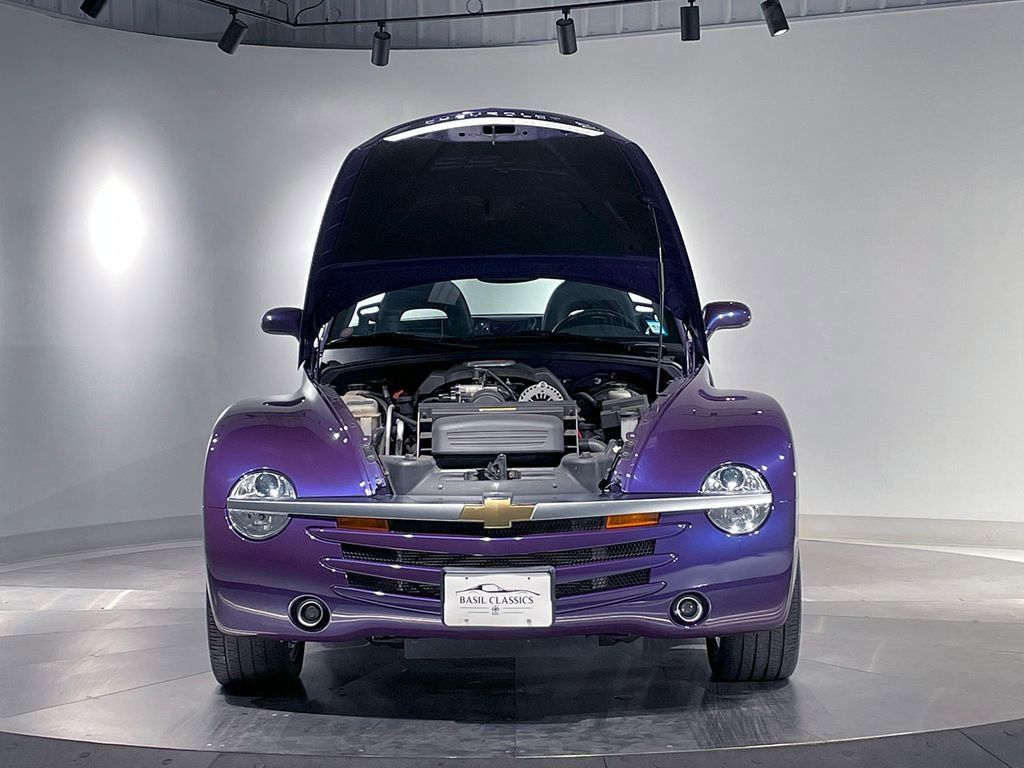 2004 Chevrolet SSR LS - Photo 24