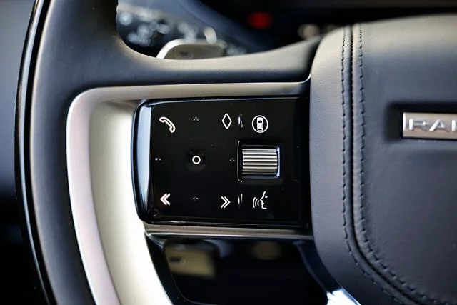 2025 Land Rover Range Rover SE - Photo 37
