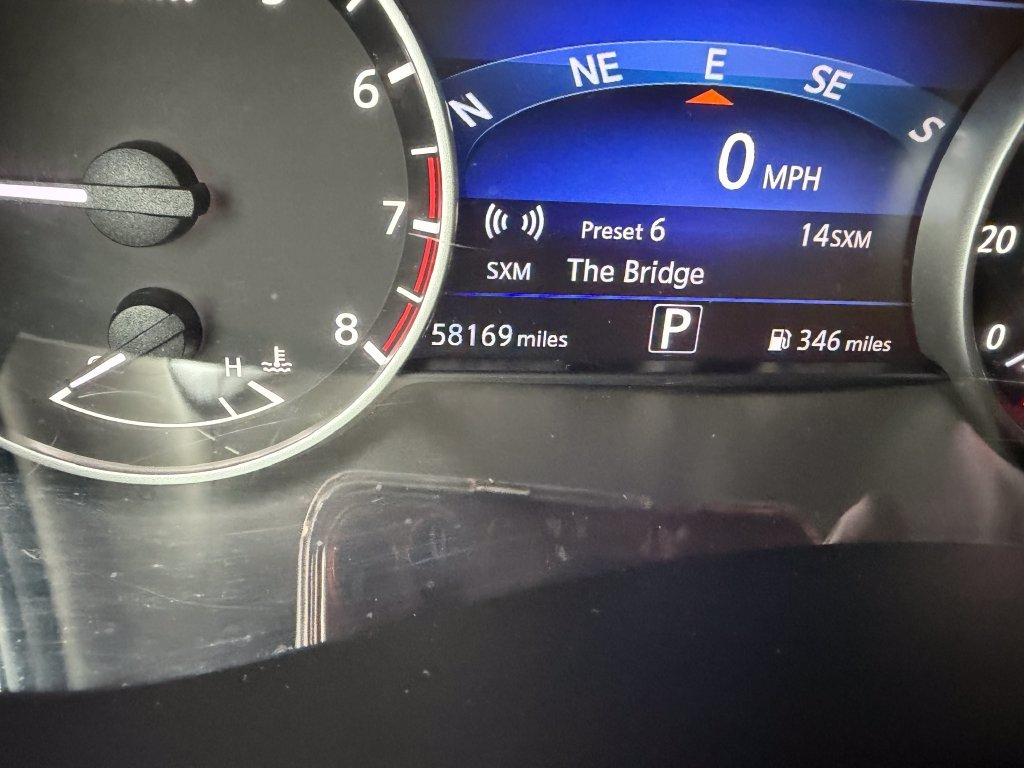 Used 2019 White Nissan Platinum image 9