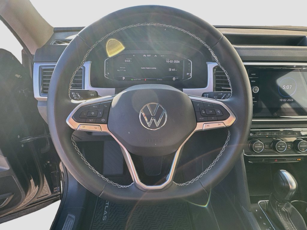 Used 2023  Volkswagen 3.6L V6 SE w/Technology image 11