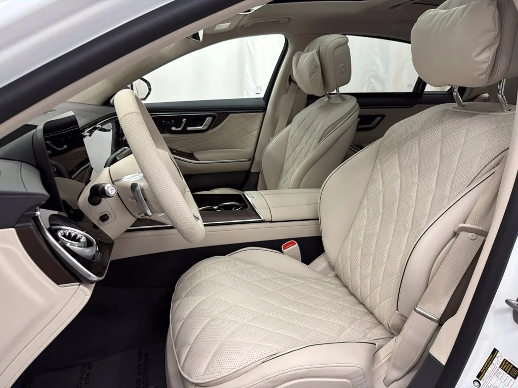 New 2027 White Mercedes-Benz S 580 image 13