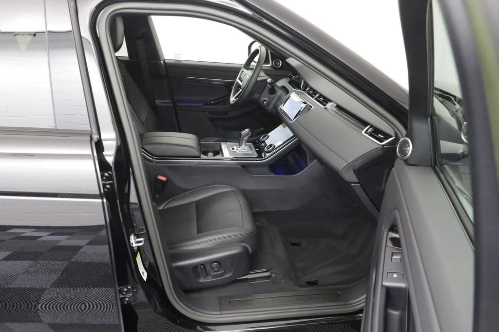 Used 2023 Black Land Rover SE image 20