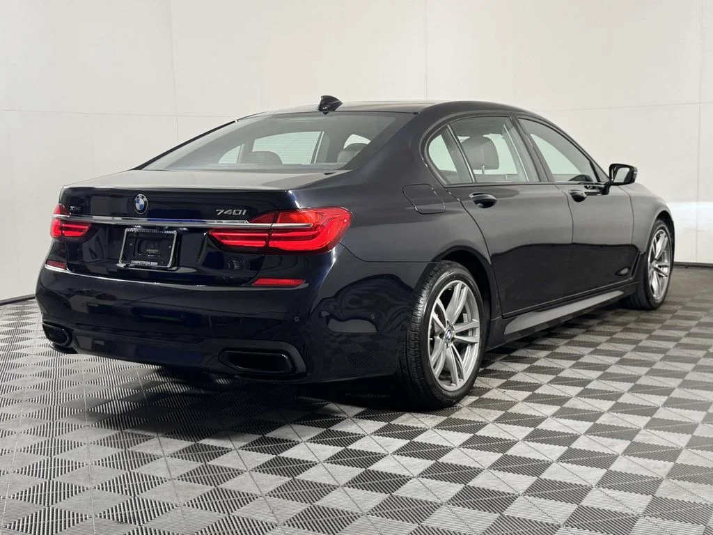 Used 2019 Black BMW 740i xDrive image 10
