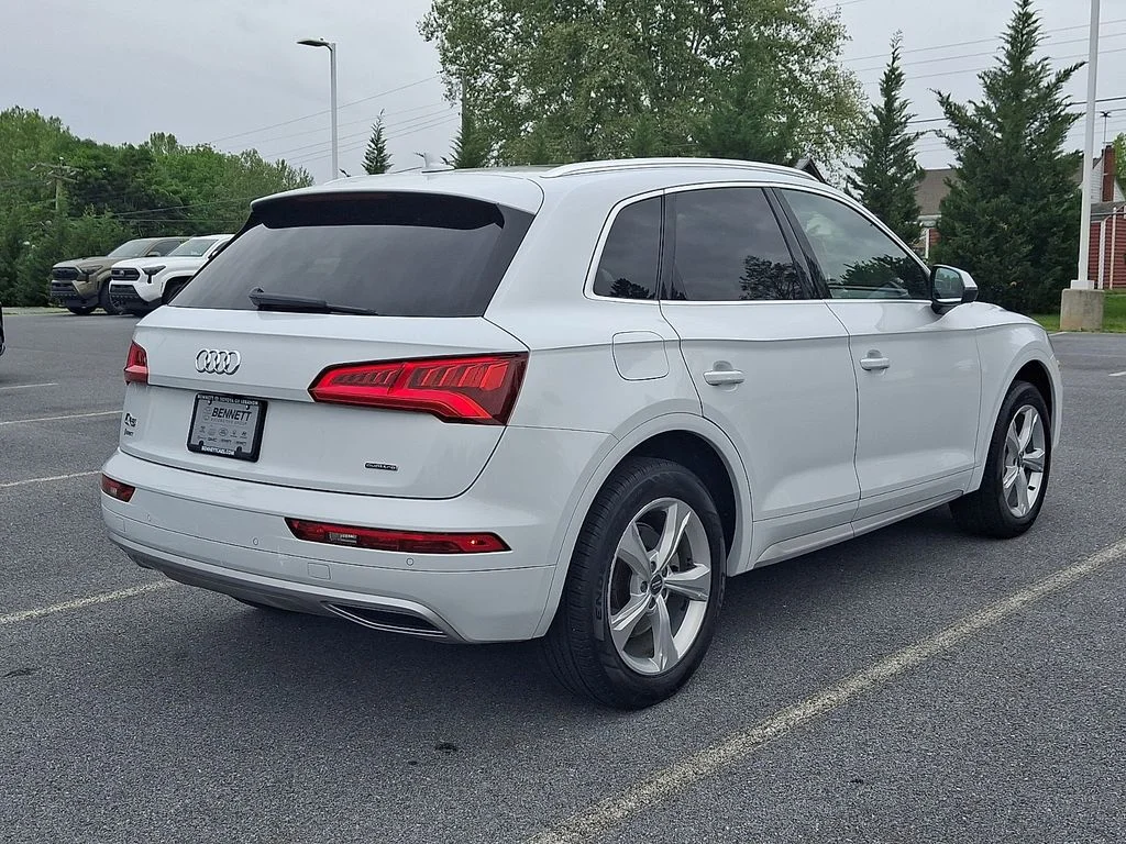Used 2020 White Audi 45 Premium image 4