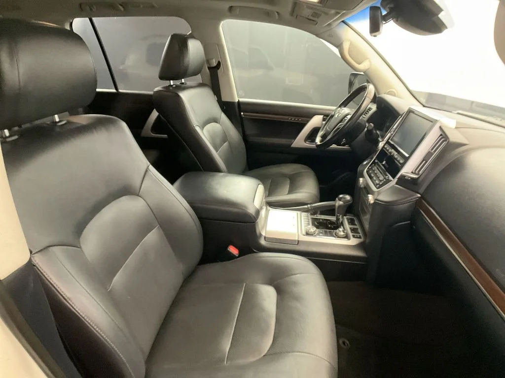 Used 2019 Blizzard Pearl Toyota Base image 26