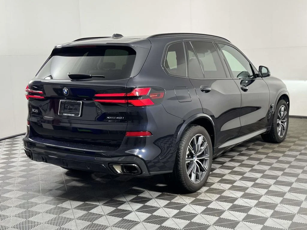 Used 2026 Black BMW xDrive40i image 10