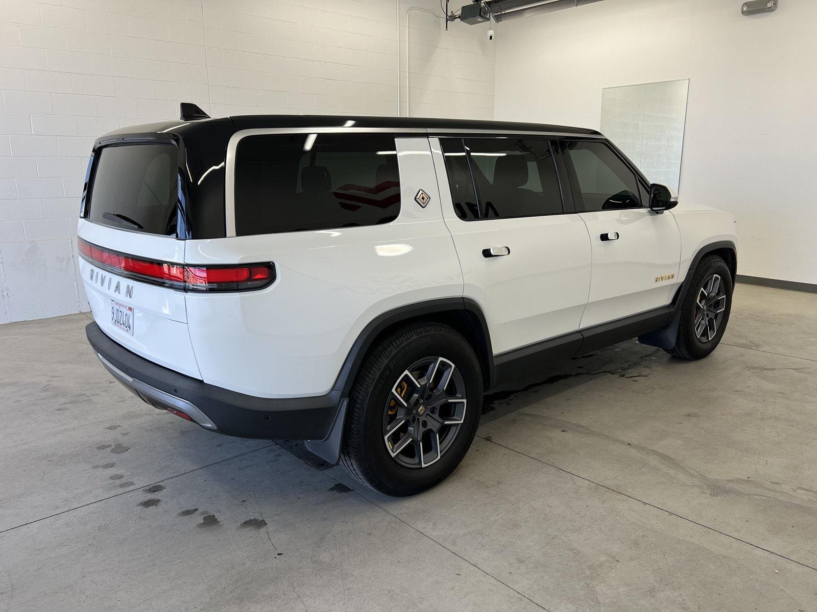 Used 2023 Glacier White Rivian Adventure image 4
