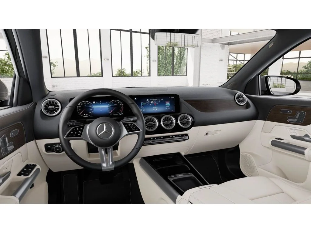 New 2026  Mercedes-Benz GLA 250 image 3