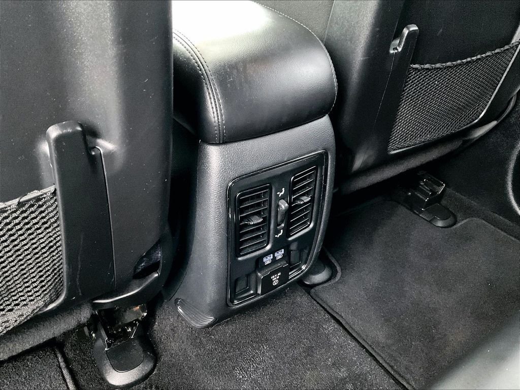 Used 2020 Bright White Clearcoat Jeep Limited image 28