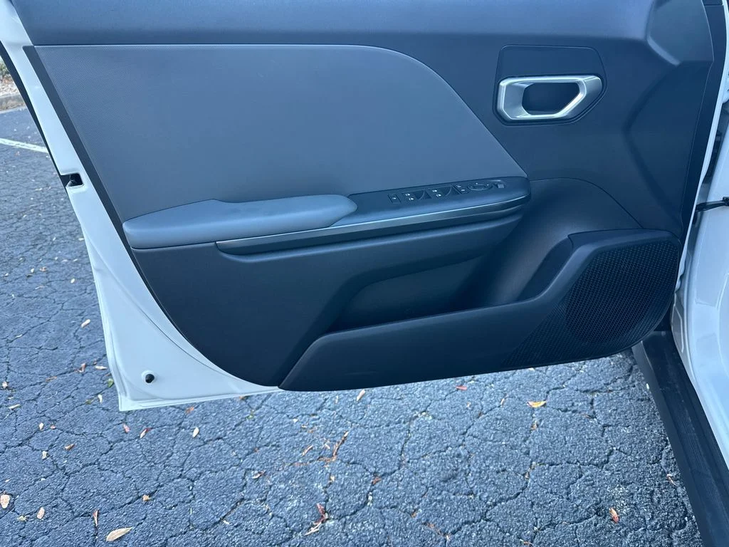 New 2025 White Kia LXS image 11