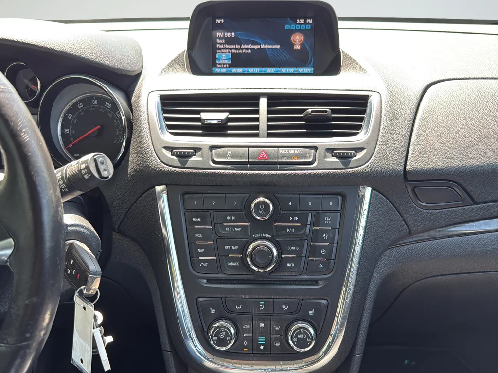 Used 2015 White Buick Premium image 23