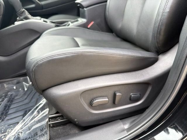 Used 2022 Black Nissan SL image 20